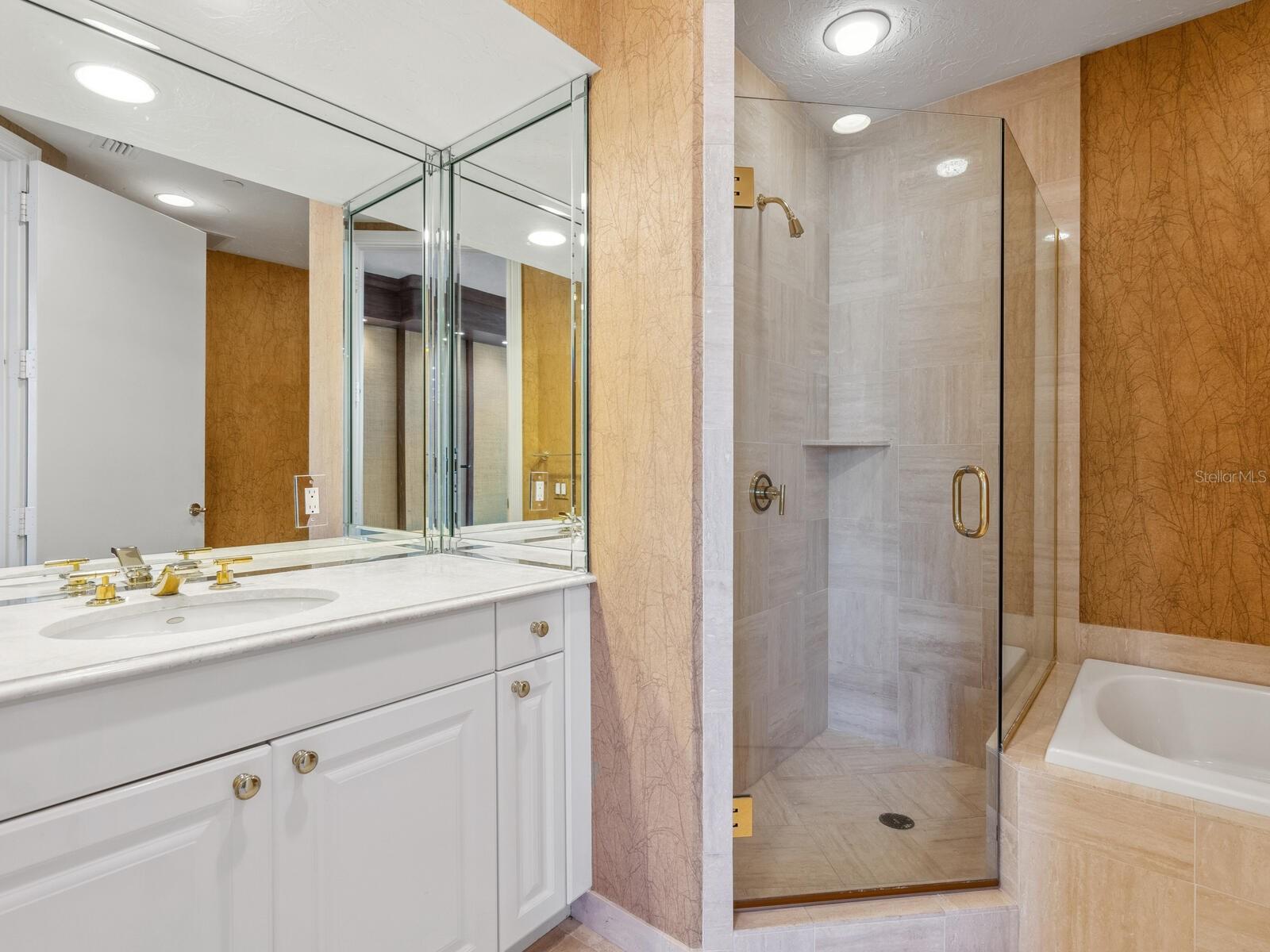 WATER CLUB 01 AT LONGBOAT KEY - Residential