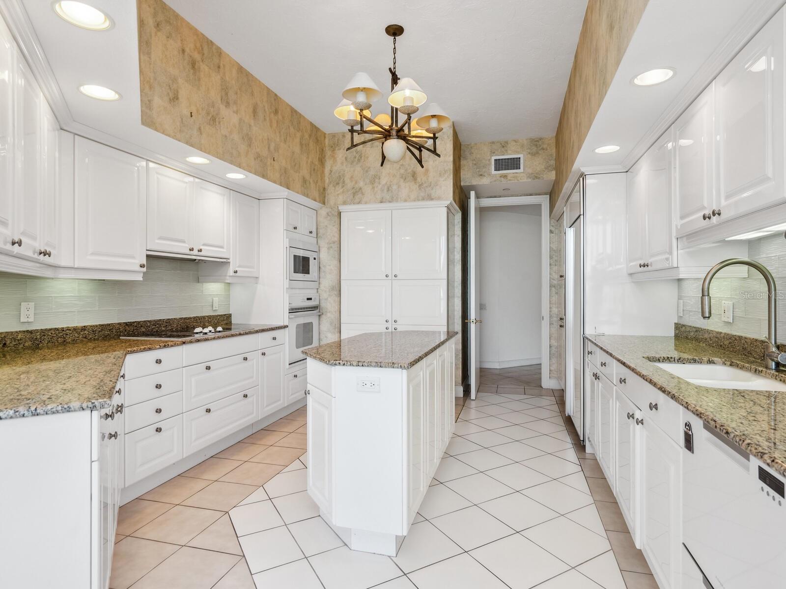 WATER CLUB 01 AT LONGBOAT KEY - Residential