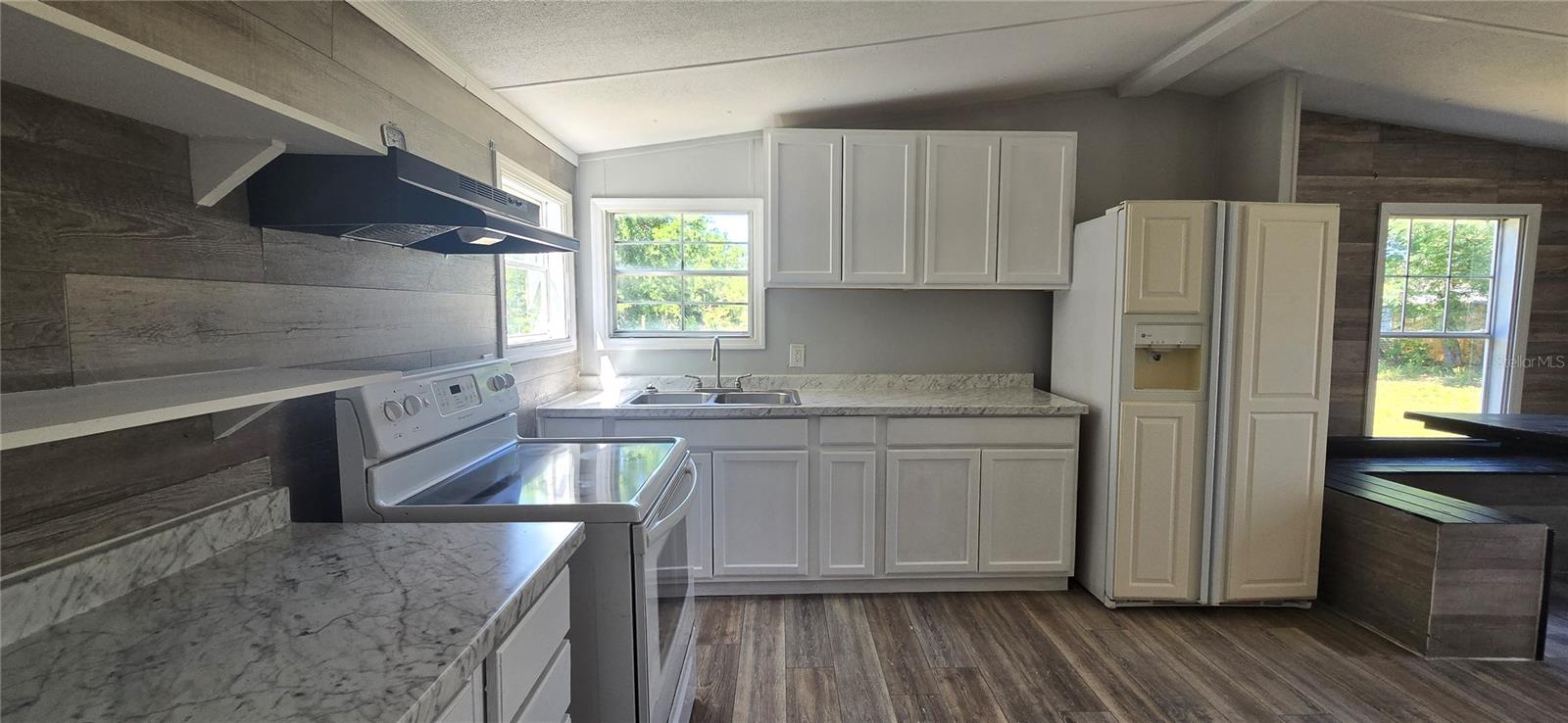 SANDY ACRES ESTATE - Residential