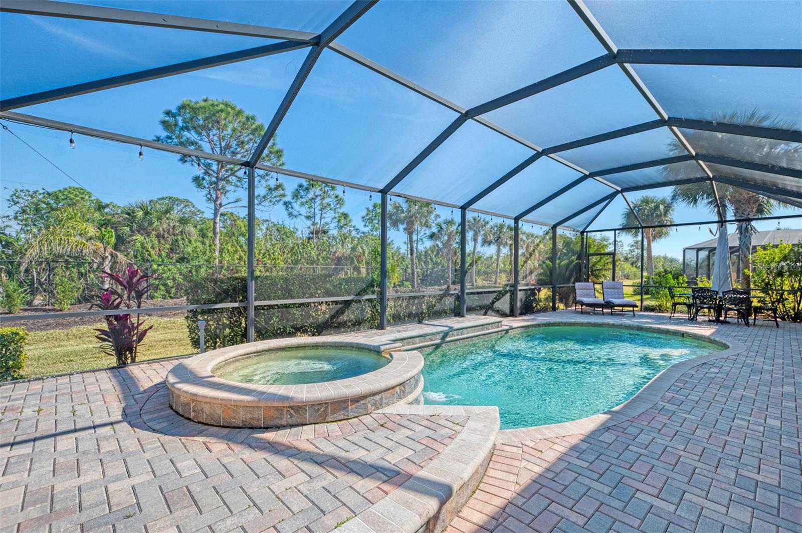 RIVERWOOD - Residential