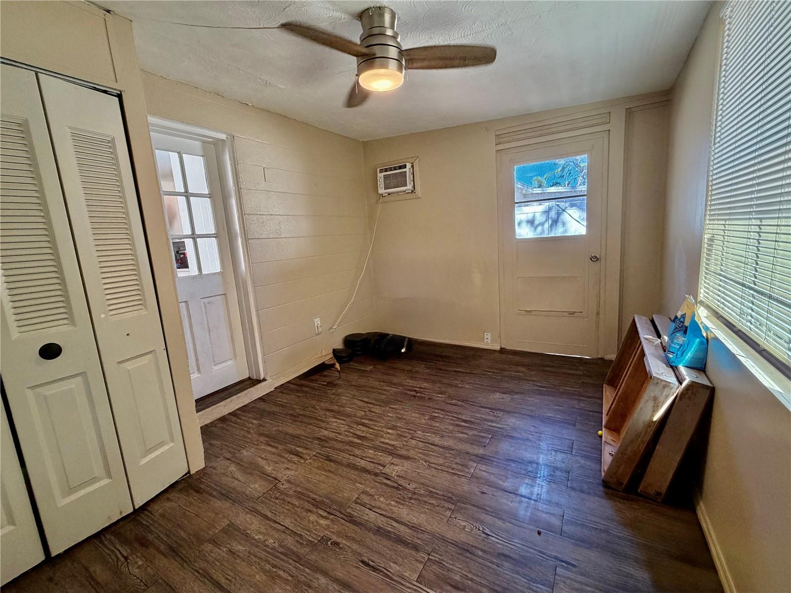 HOLIDAY HEIGHTS - Residential Income