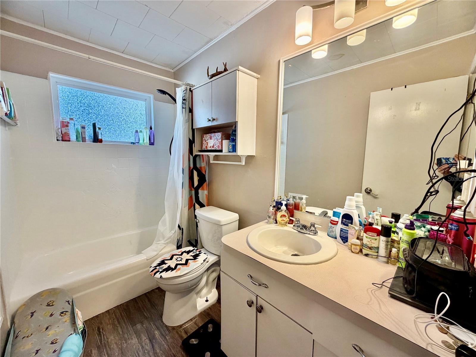 HOLIDAY HEIGHTS - Residential Income