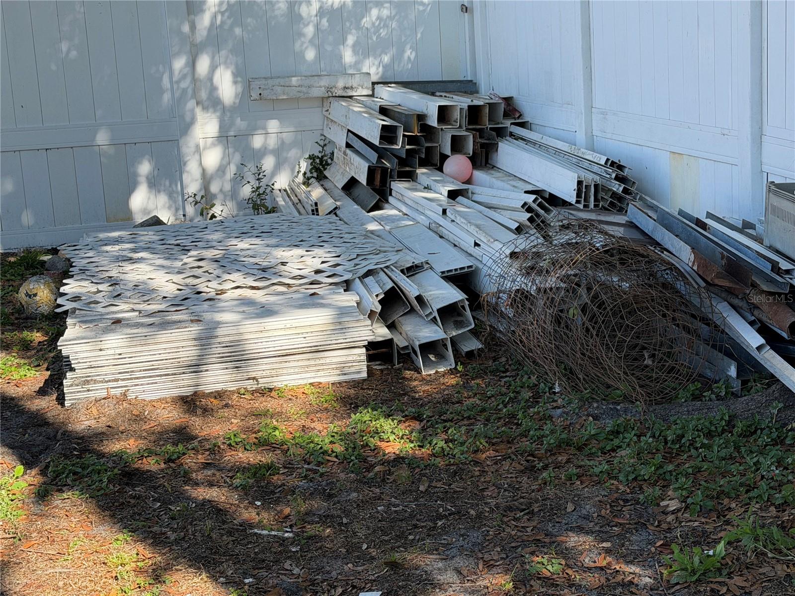 HOLIDAY HEIGHTS - Residential Income