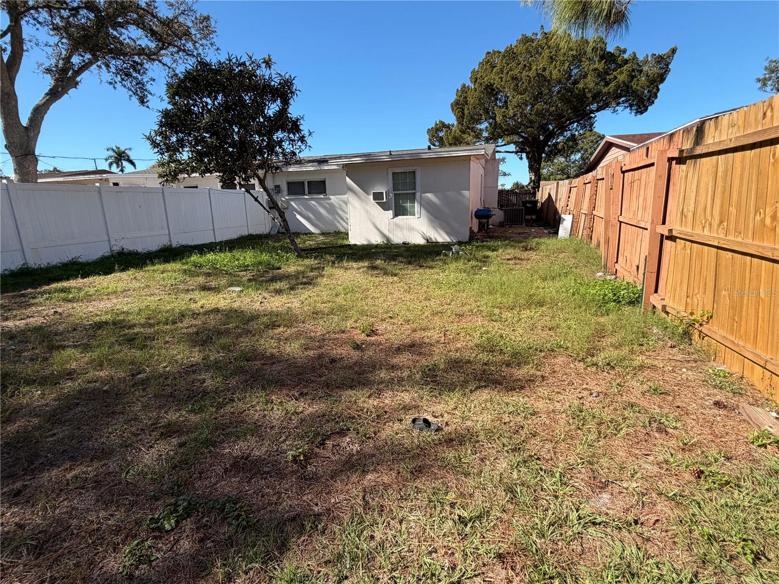 HOLIDAY HEIGHTS - Residential Income