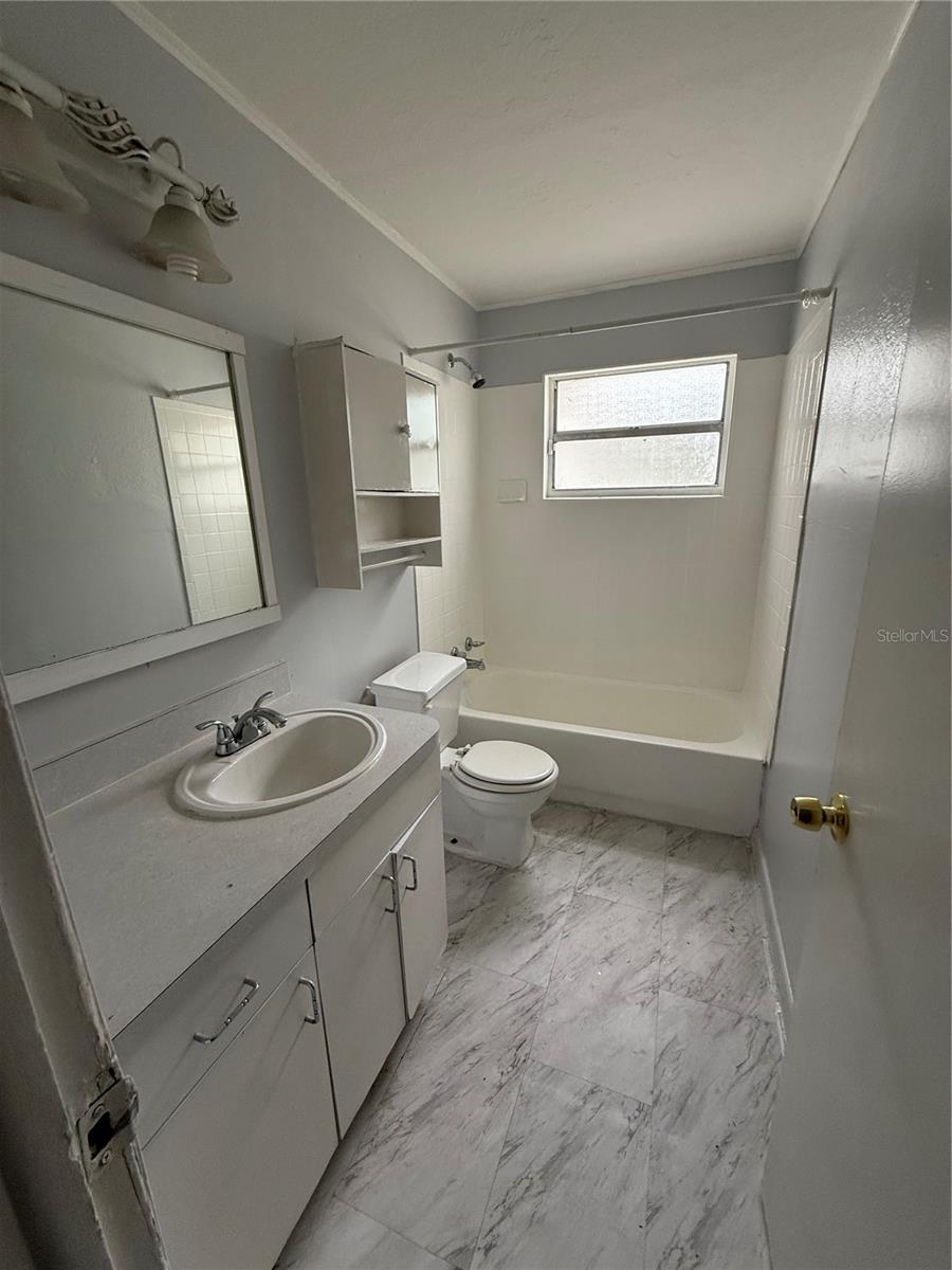 HOLIDAY HEIGHTS - Residential Income