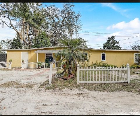 Photo of 5501 Vance Avenue, Orlando, FL 32810 (MLS # O6304422) Photo of 5501 Vance Avenue, Orlando, FL 32810 (MLS # O6304422)