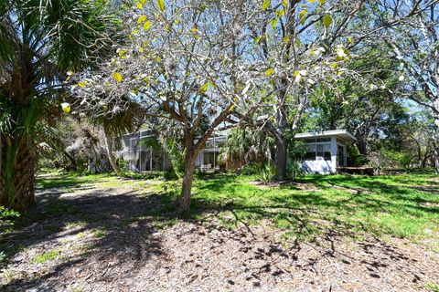 A home in LONGBOAT KEY