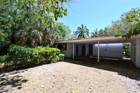 A home in LONGBOAT KEY