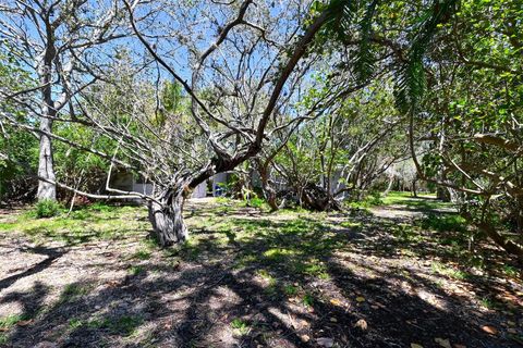 A home in LONGBOAT KEY