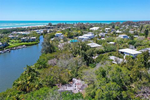 A home in LONGBOAT KEY