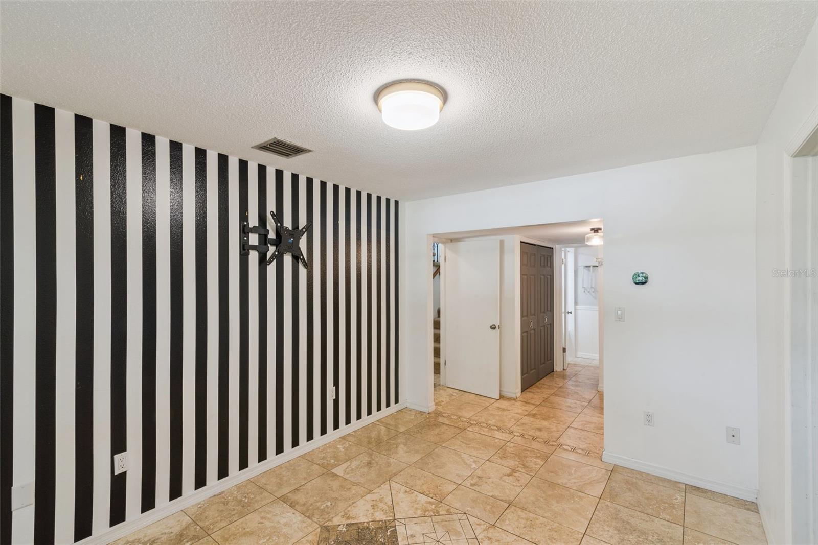 ANDERSON HILLS - Residential