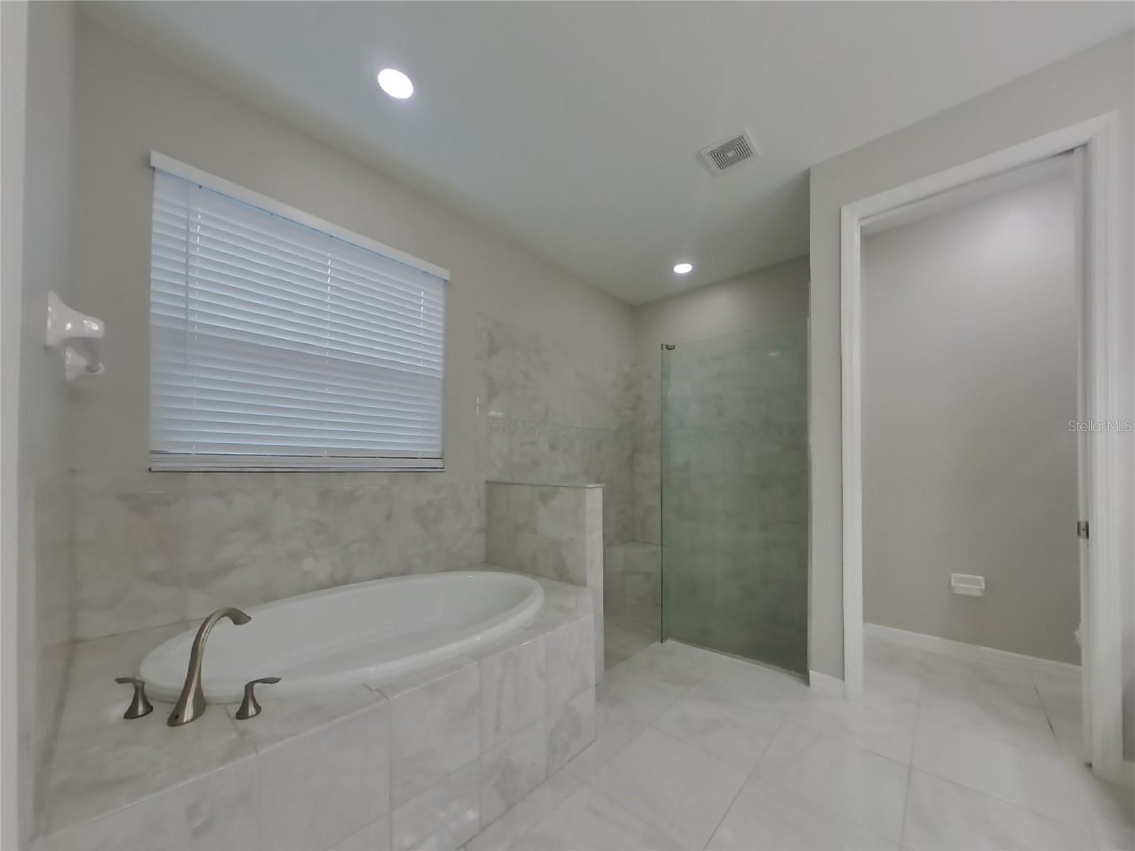 TOSCANA ISLES UN 1 - Residential Lease