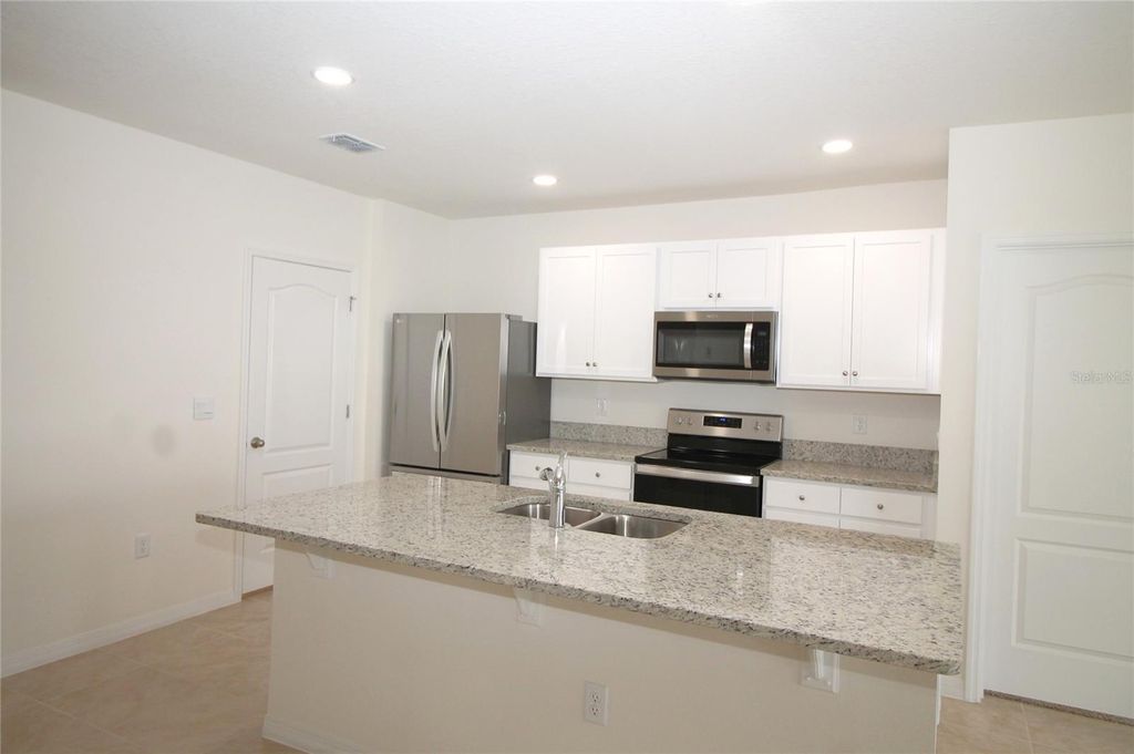 Photo of 9488 Black Walnut Drive, Clermont, FL 34715 (MLS # G5112408)