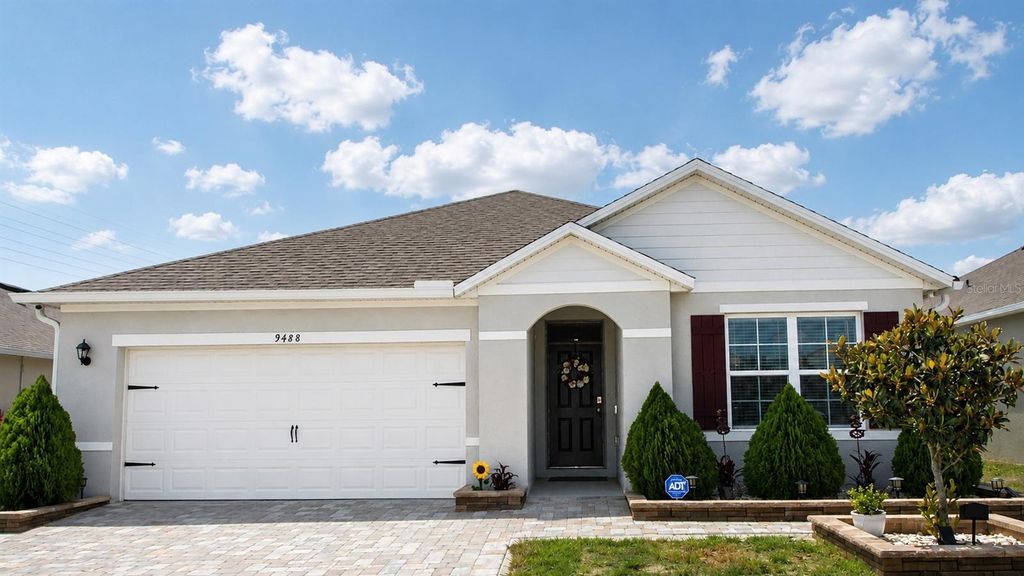 Photo of 9488 Black Walnut Drive, Clermont, FL 34715 (MLS # G5112408)