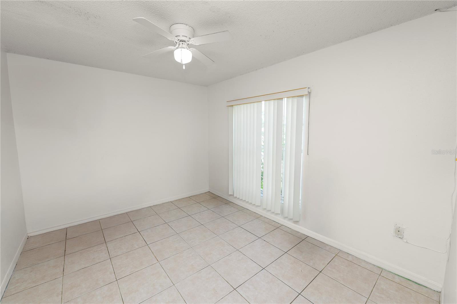 1678 BLOSSOM CIRCLE W