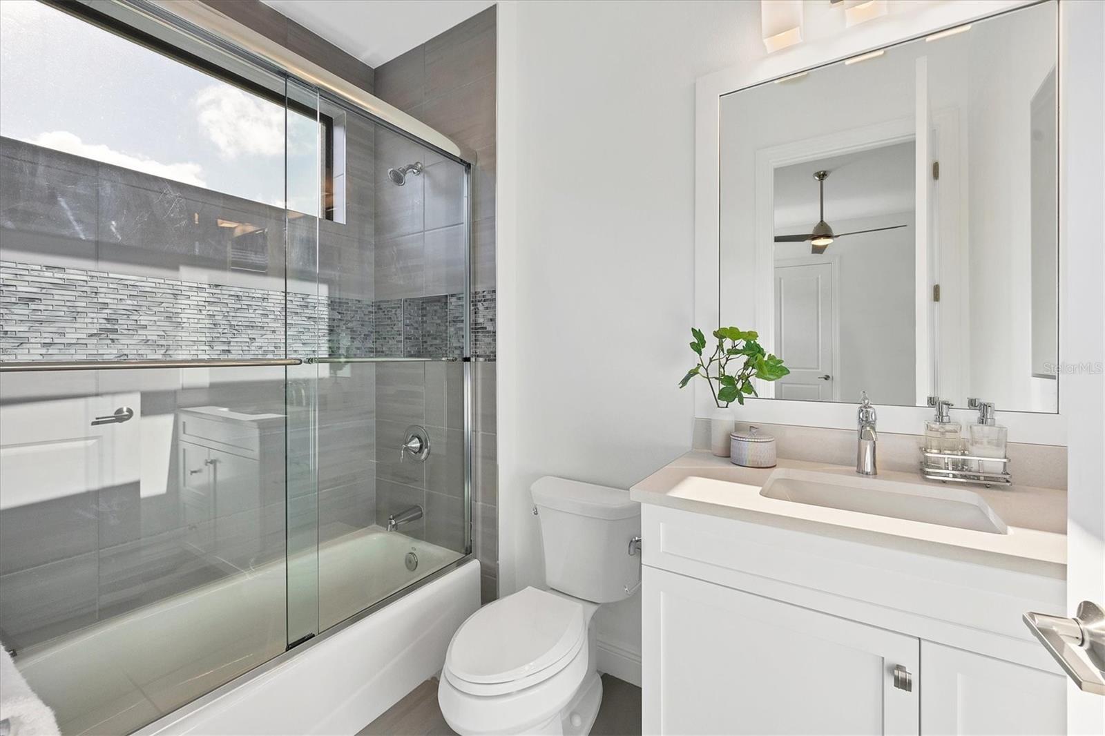 LAKEHOUSE COVE/WATERSIDE PH 3 - Residential