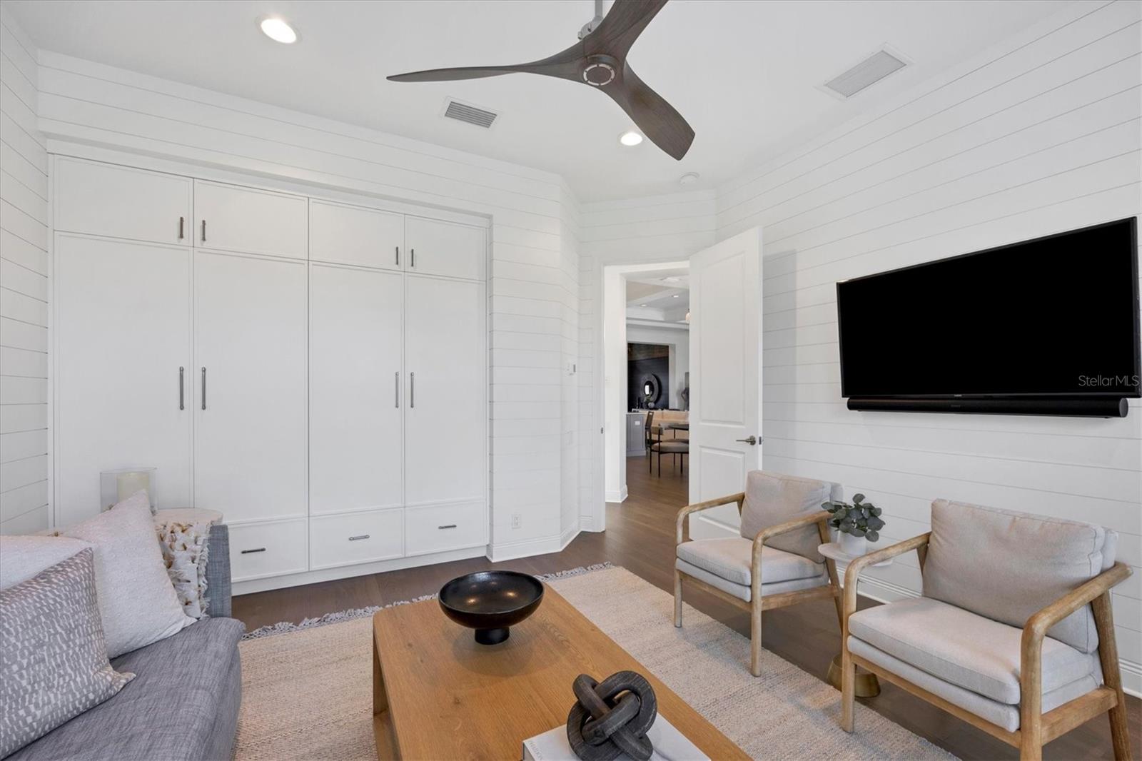 LAKEHOUSE COVE/WATERSIDE PH 3 - Residential