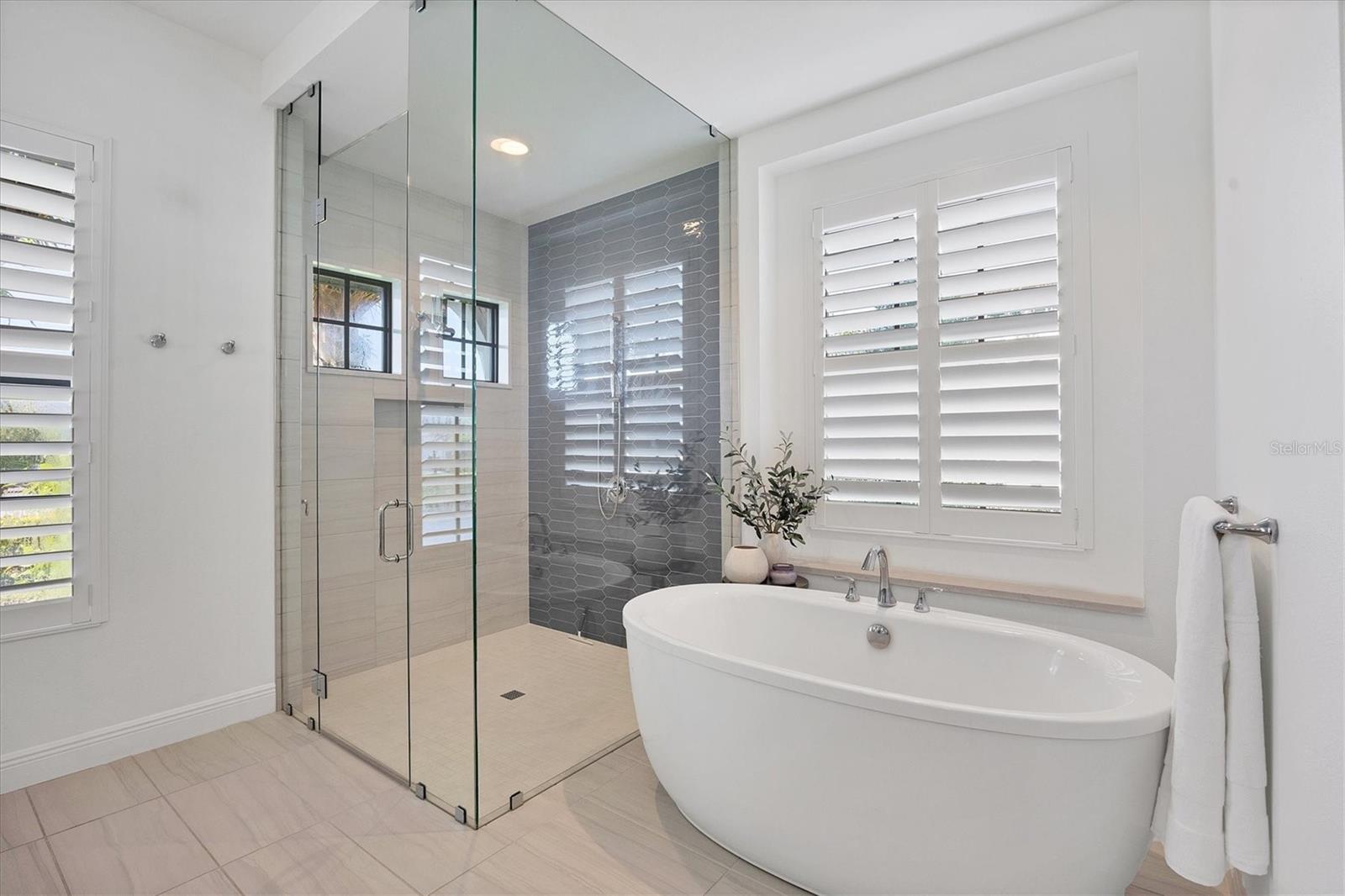 LAKEHOUSE COVE/WATERSIDE PH 3 - Residential