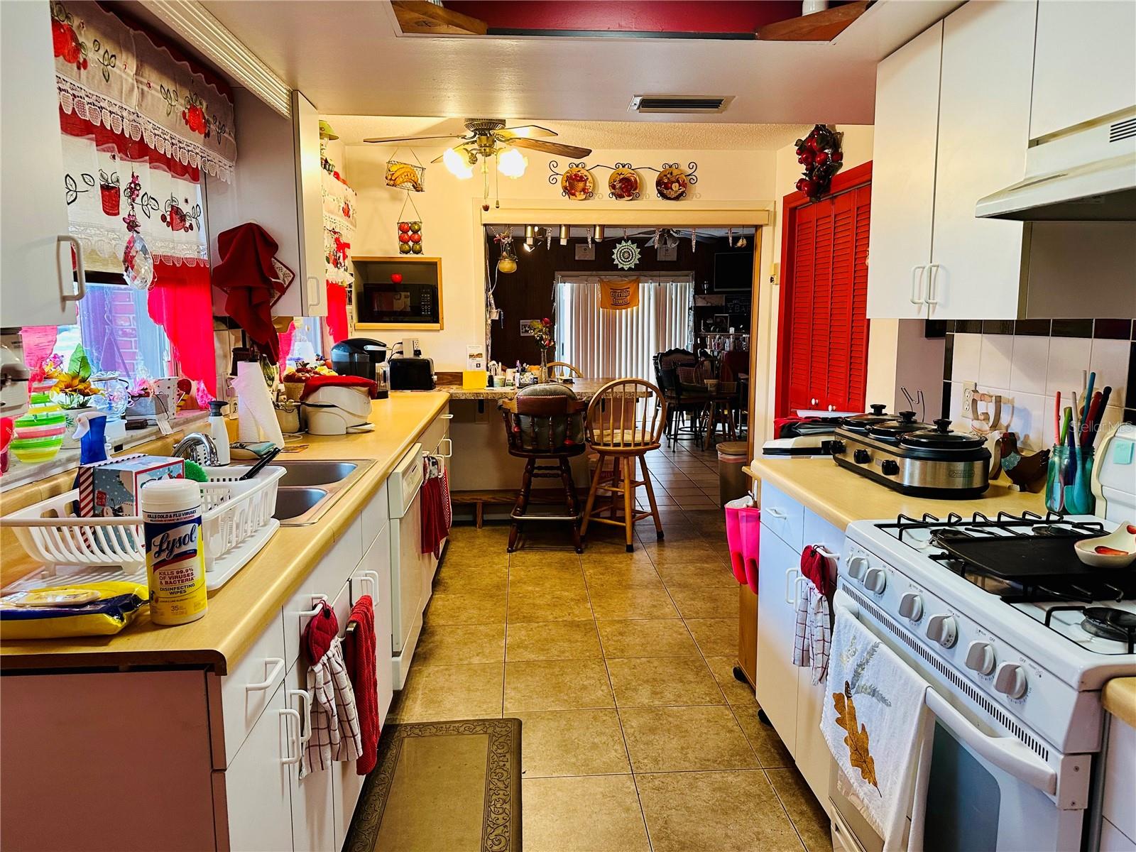 46 CARRIAGE HILL CIRCLE