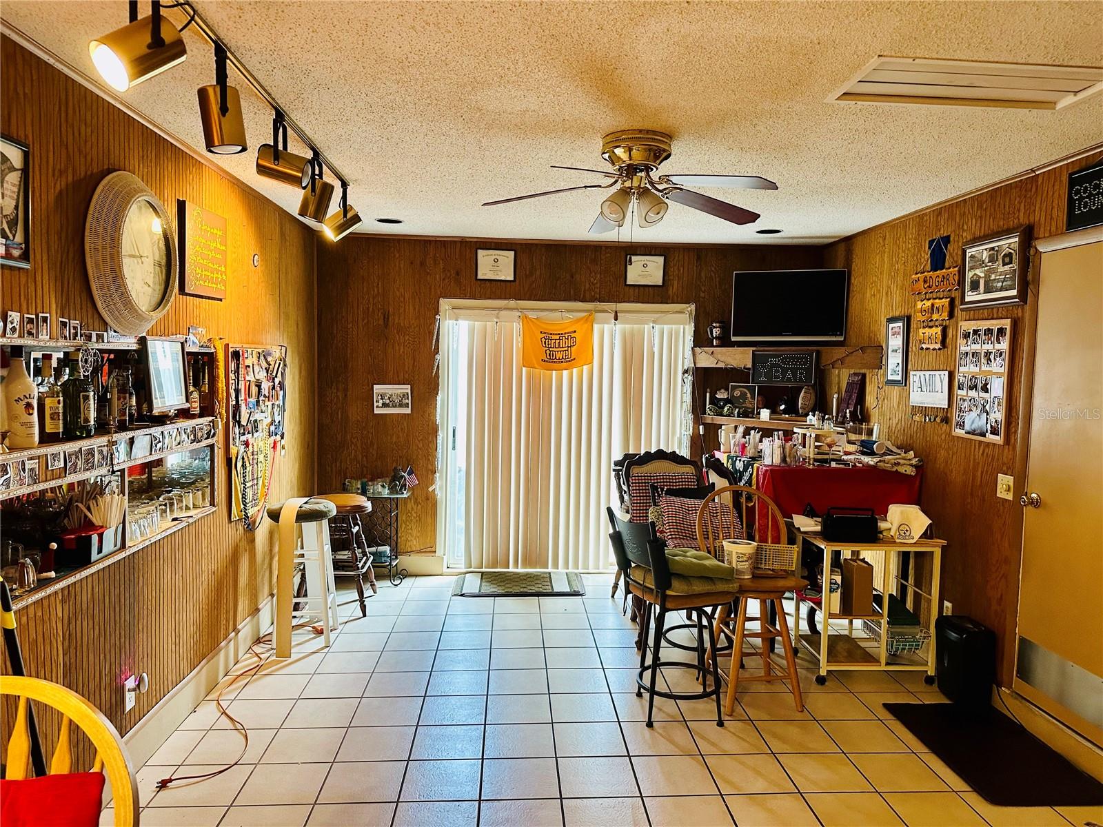 46 CARRIAGE HILL CIRCLE