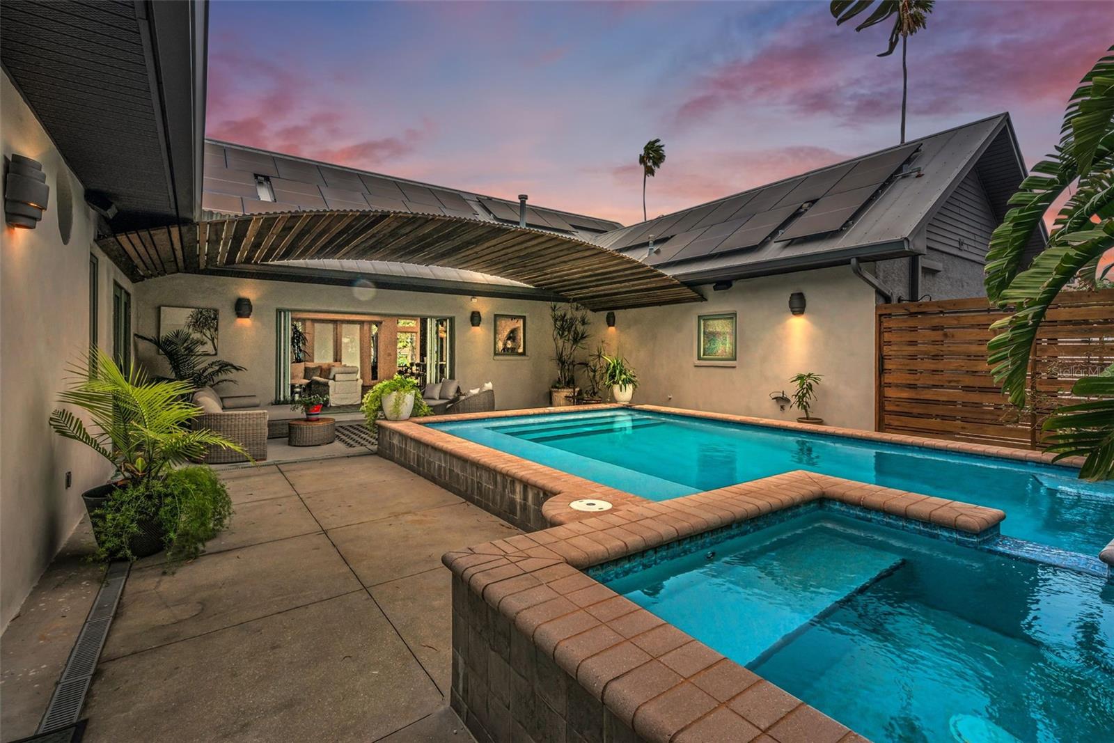 1715 SUNSET DRIVE