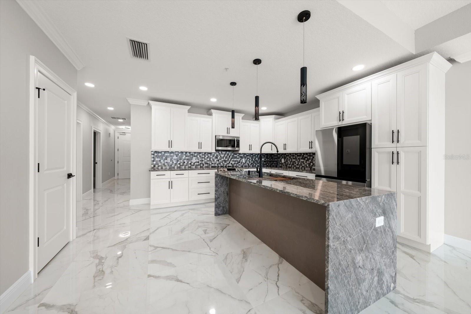 LA BRISA DEL MAR CONDO UNIT 302 - Residential