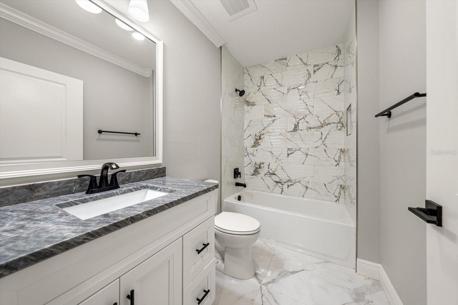 LA BRISA DEL MAR CONDO UNIT 302 - Residential