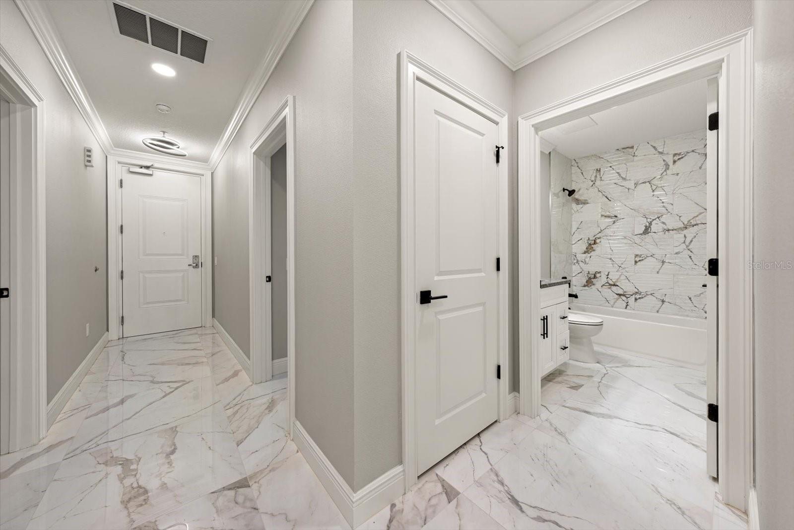 LA BRISA DEL MAR CONDO UNIT 302 - Residential