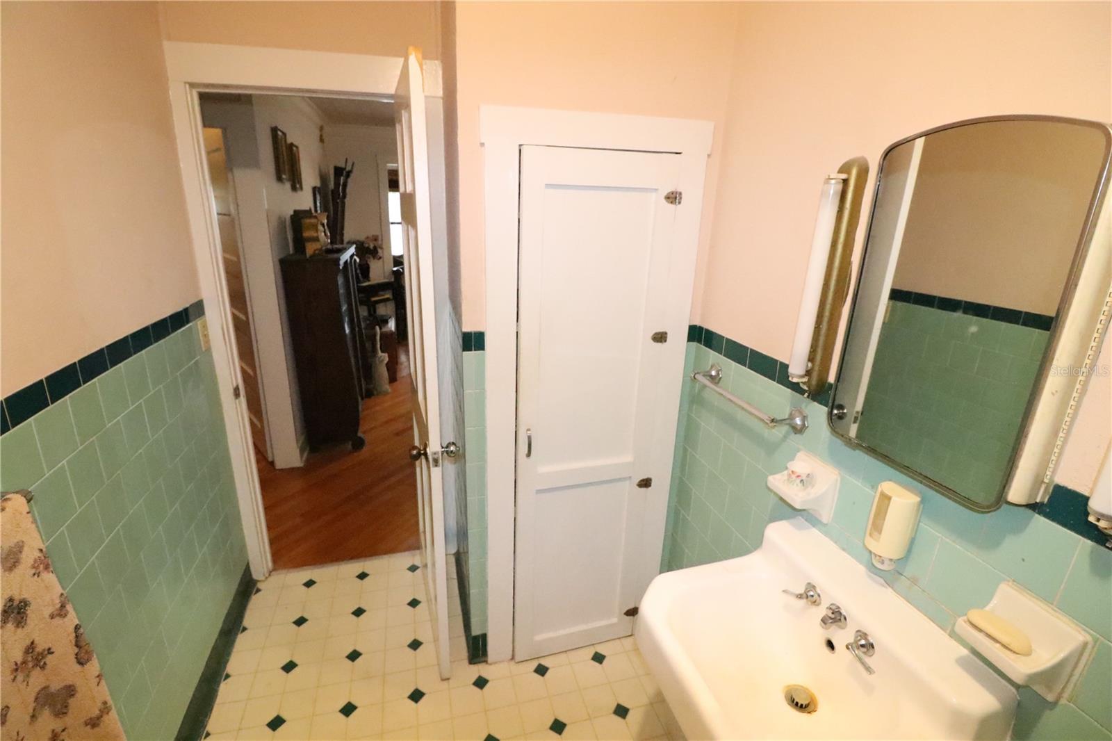 SUMMERPORT BEACH CORRECTIVE PLAT - Residential