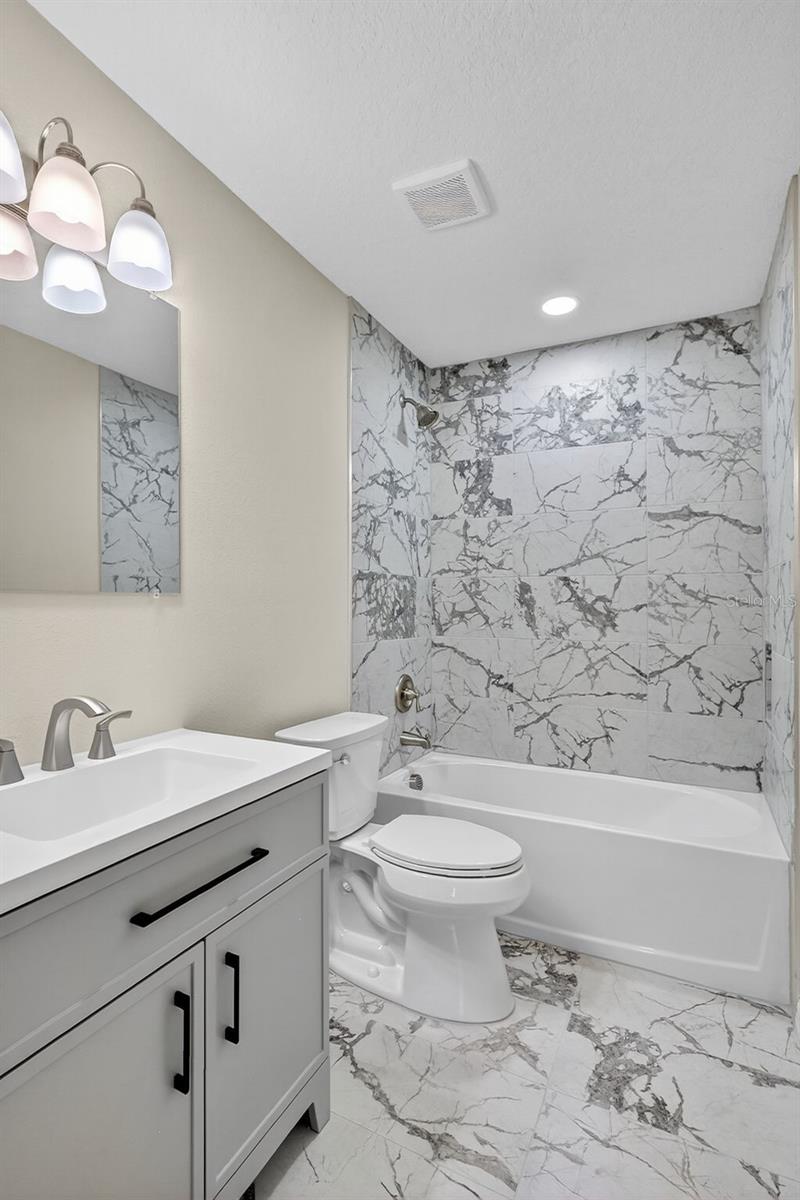 C H DAVIS RIVER FRONT RESUBDIVIDED - Residential Lease