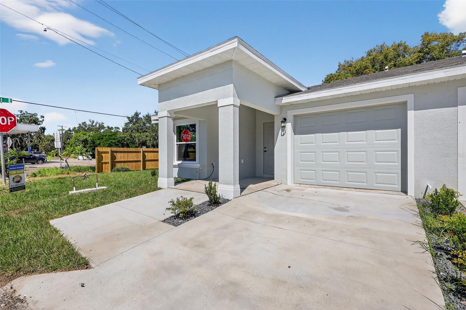 C H DAVIS RIVER FRONT RESUBDIVIDED - Residential Lease