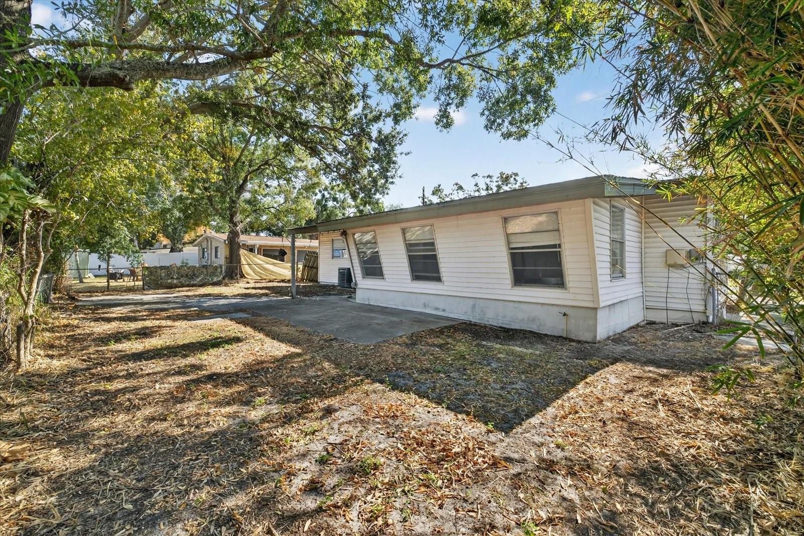 GANDY GARDENS 1 - Land