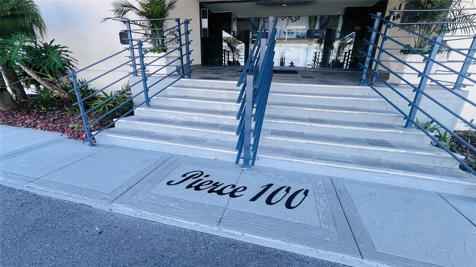 100 PIERCE STREET 1001