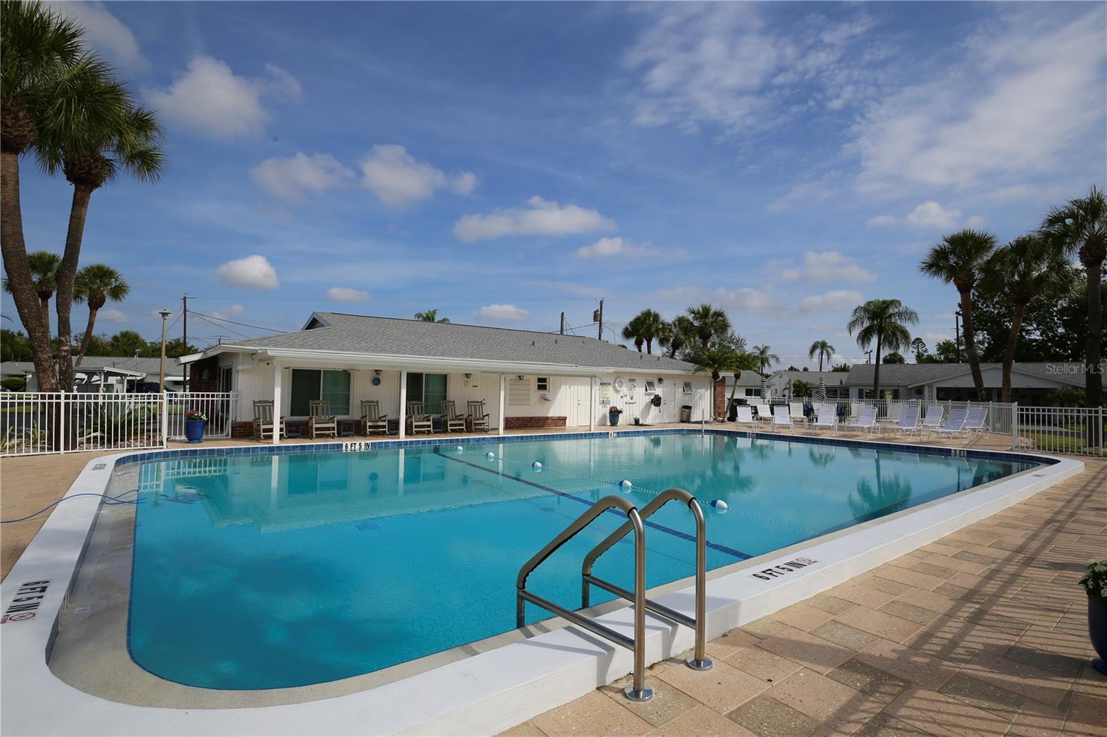 PARKWAY VILLAS - Residential