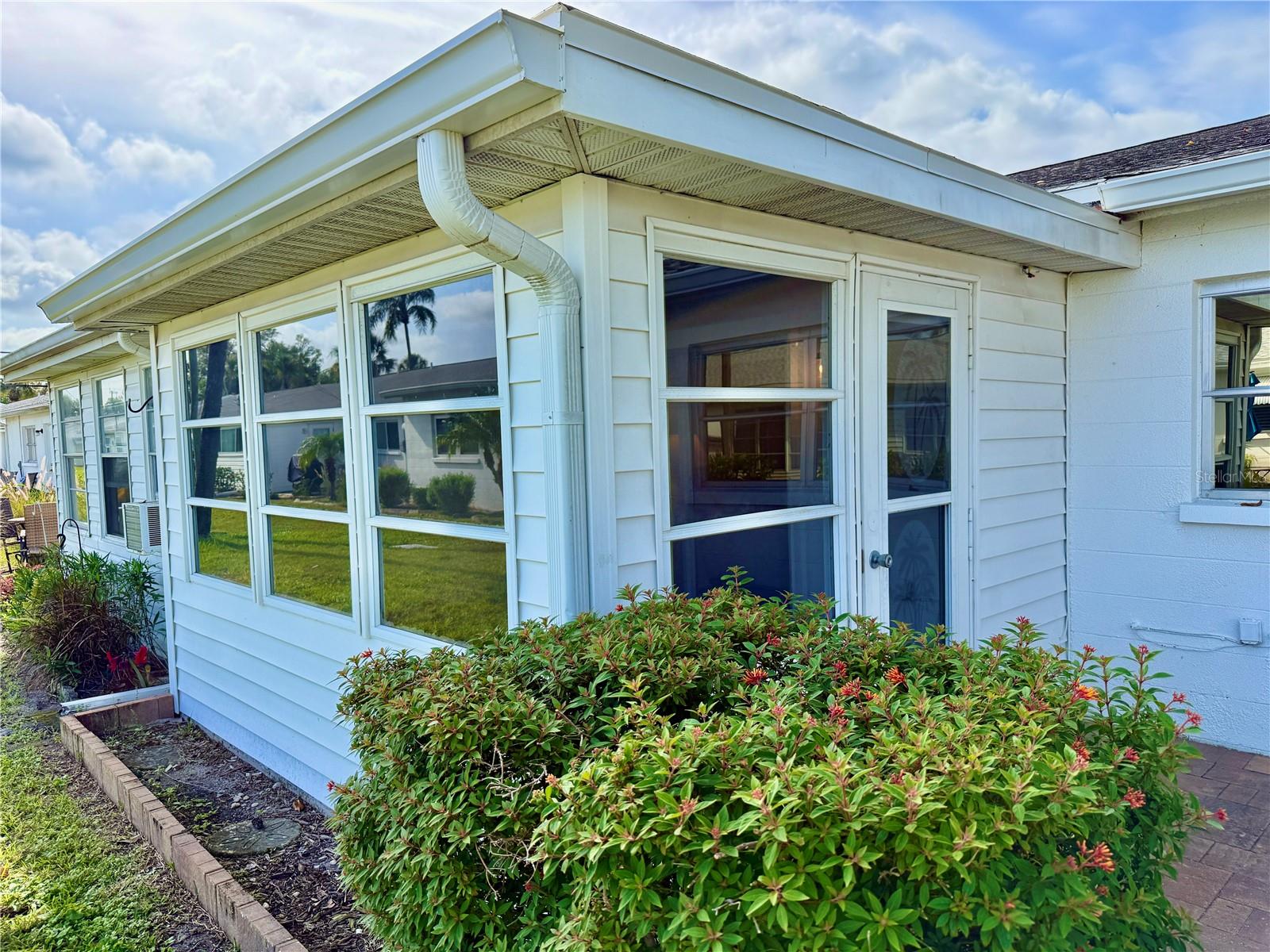 PARKWAY VILLAS - Residential