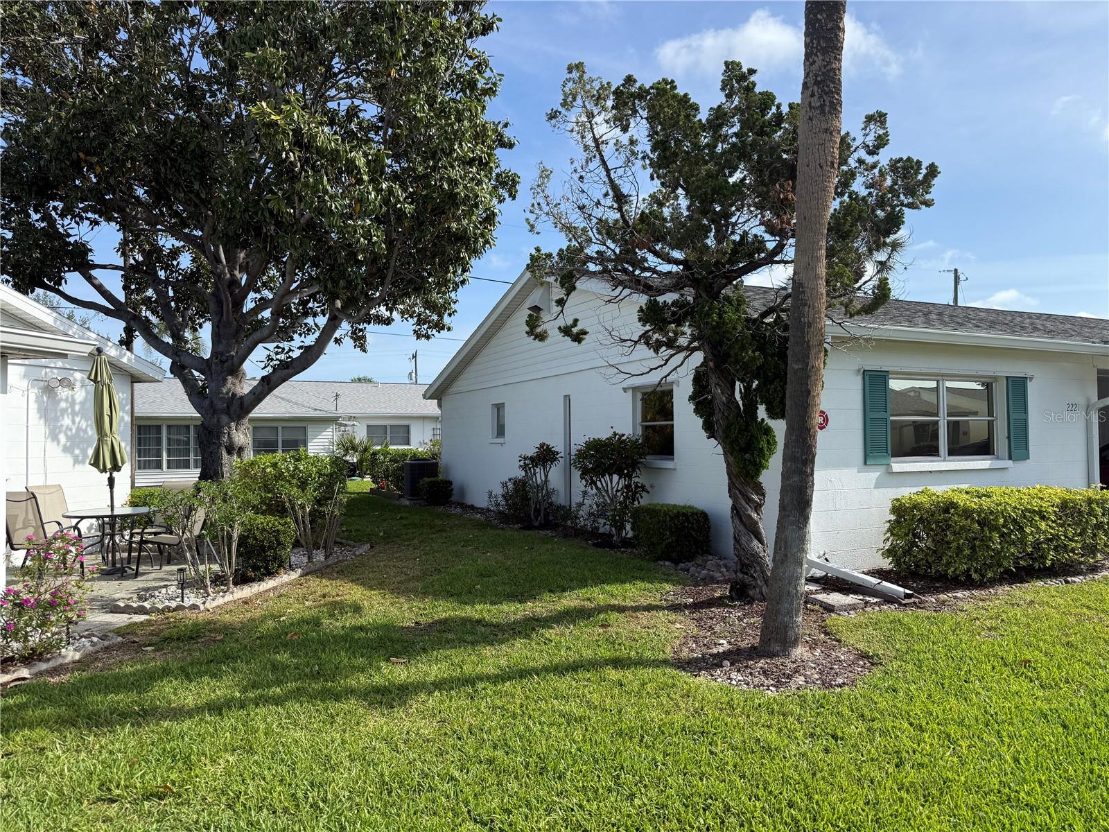 PARKWAY VILLAS - Residential