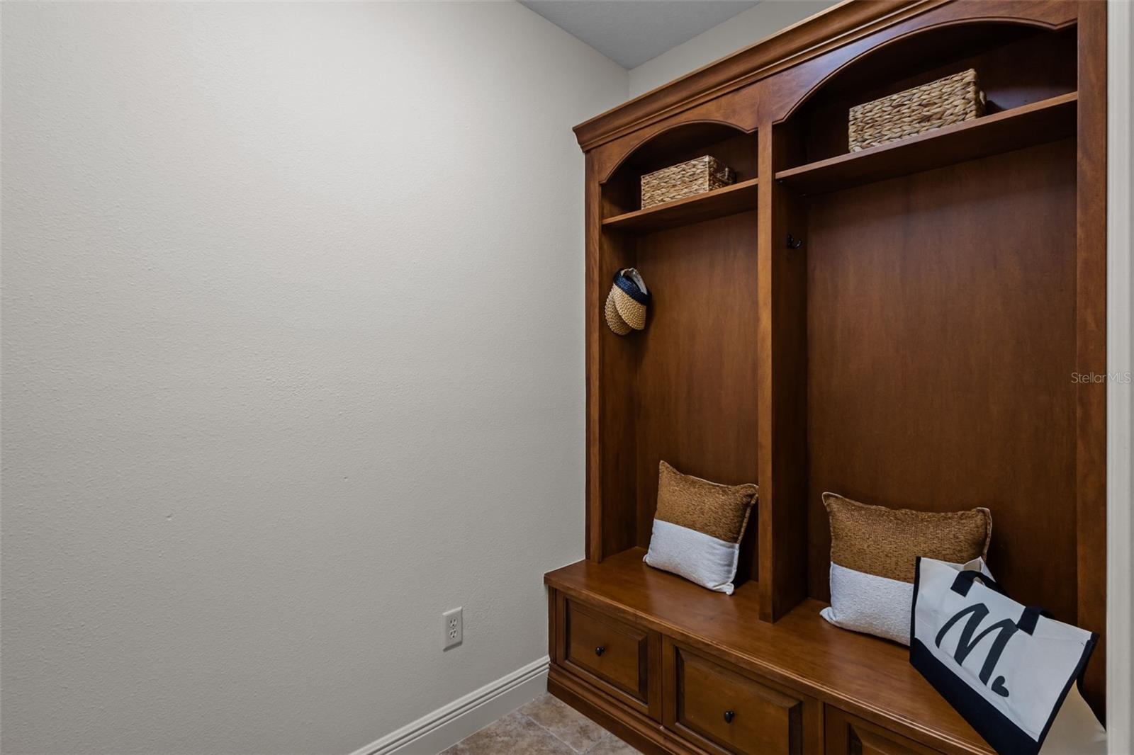 ARISTIDA PH 03 REP - Residential