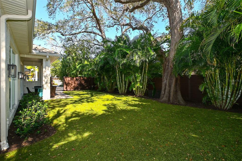 POINSETTIA PARK 2 - Residential