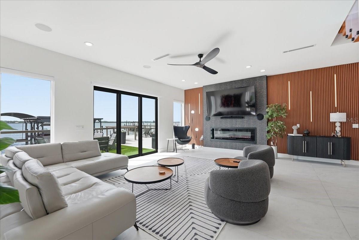 2175 S TROPICAL TRAIL