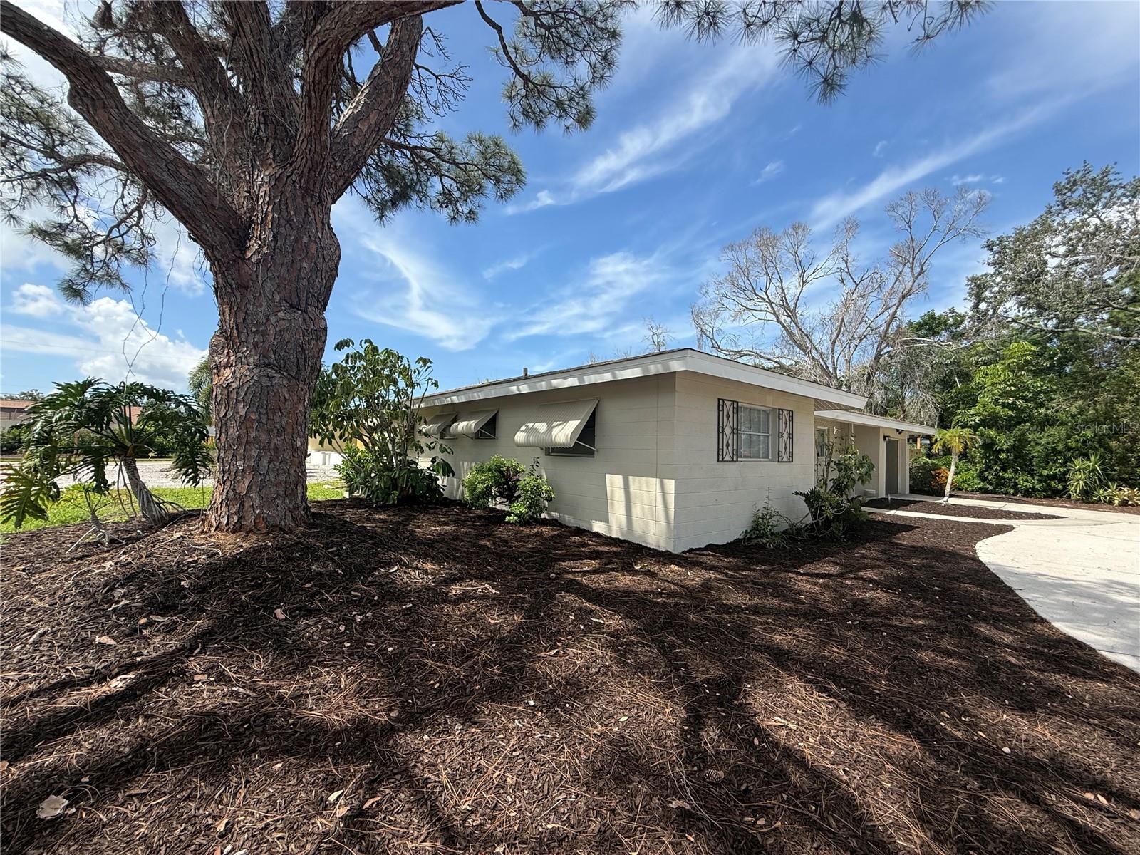 DE SOTO COUNTRY CLUB COLONY - Residential Lease