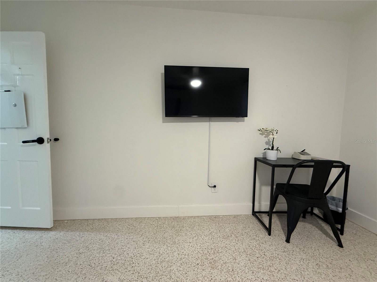 DE SOTO COUNTRY CLUB COLONY - Residential Lease