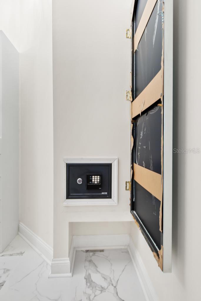 HAMPTON PARK - Residential