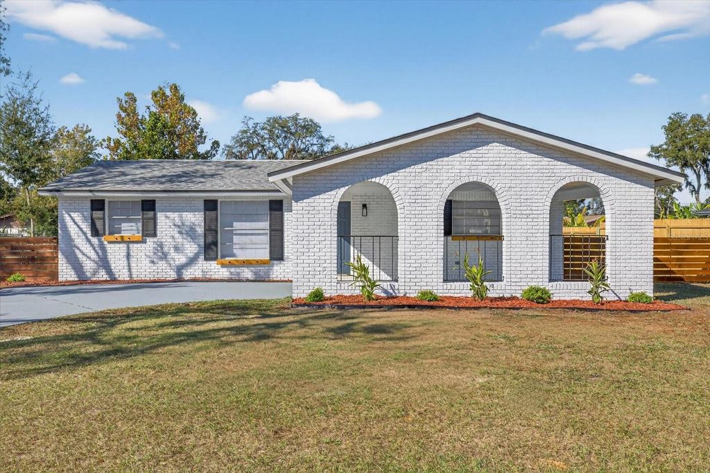 Photo of 804 Walnut Drive, Seffner, FL 33584 (MLS # TB8451072)