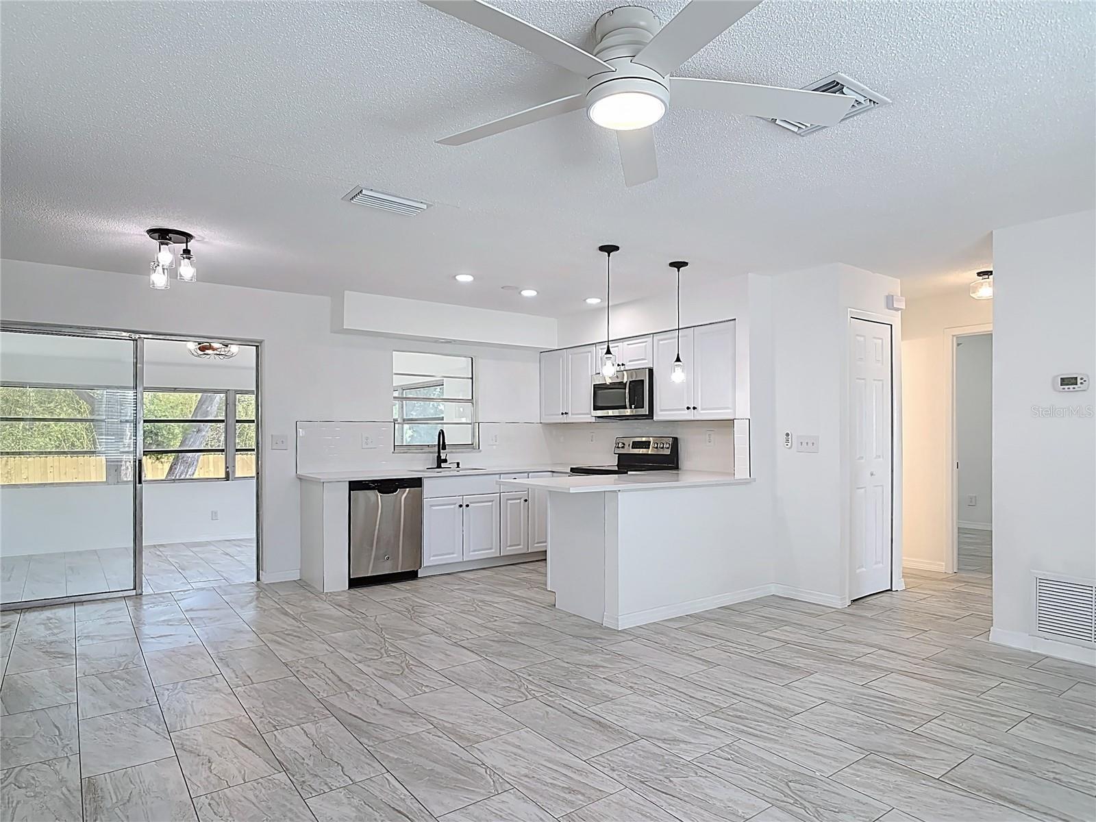 1113 LEEWARD DRIVE