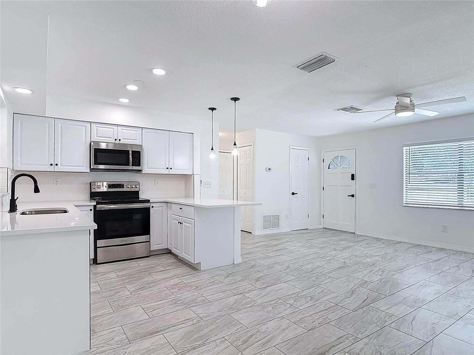 1113 LEEWARD DRIVE