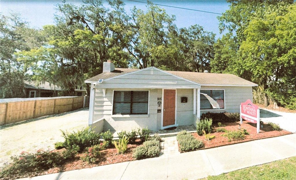 Photo of 915 SE 17th Street, Ocala, FL 34471 (MLS # OM716200)