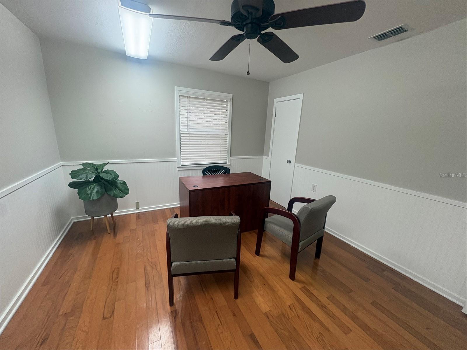 NON-SUBDIVISION - Commercial Lease