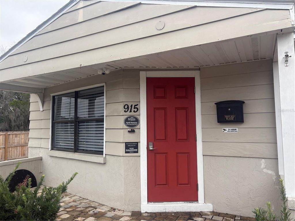 Photo of 915 SE 17th Street, Ocala, FL 34471 (MLS # OM716200)