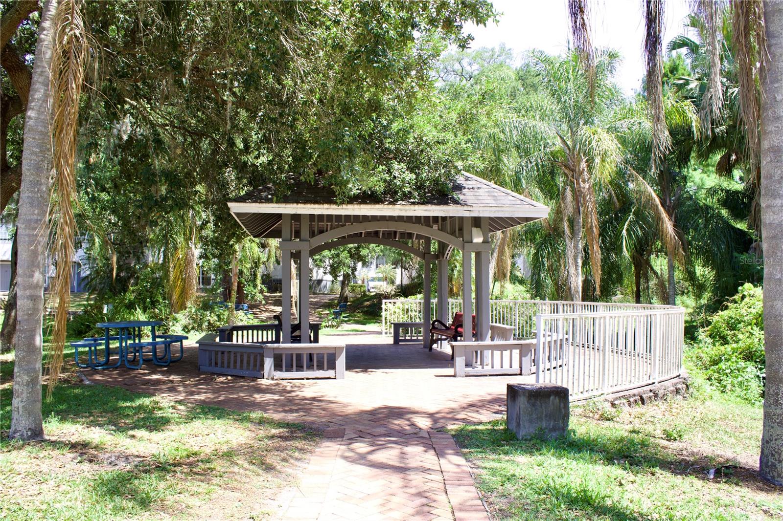 SUNSET LAKE CONDOMINIUM - Residential