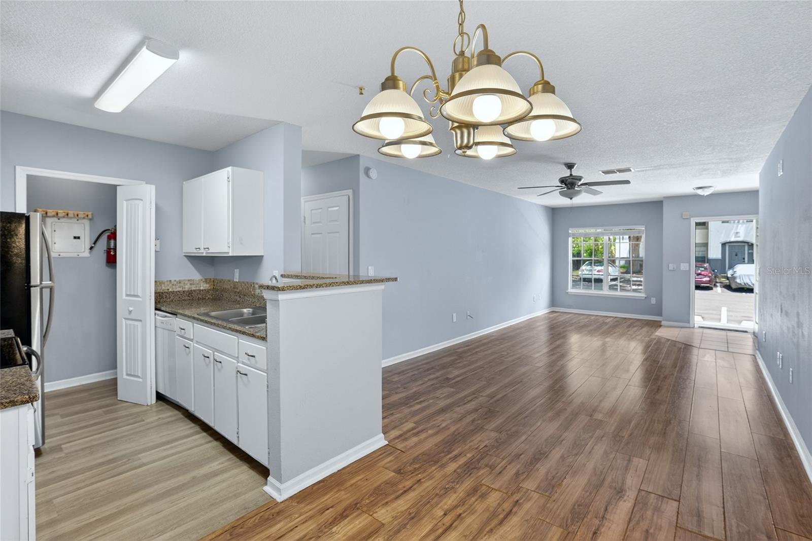 SUNSET LAKE CONDOMINIUM - Residential